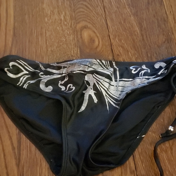 Small bikini - Picture 2 of 4